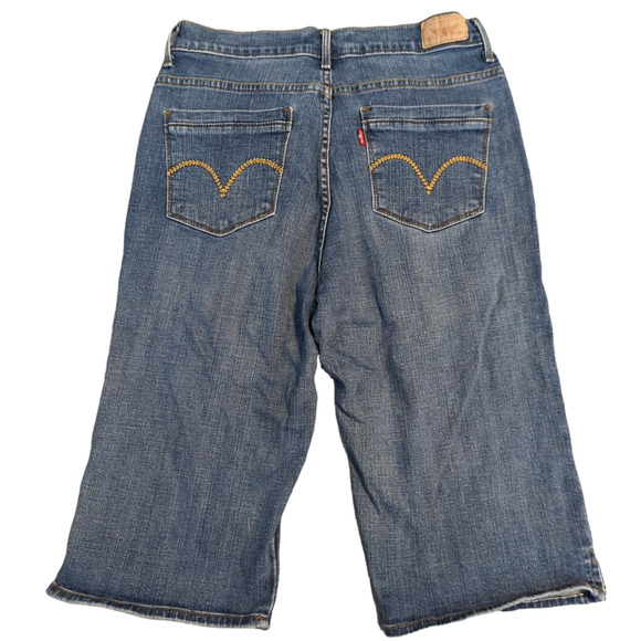 LEVI'S Medium Rinse Distressed Denim Jean Capris Women's 12 - Picture 2 of 8